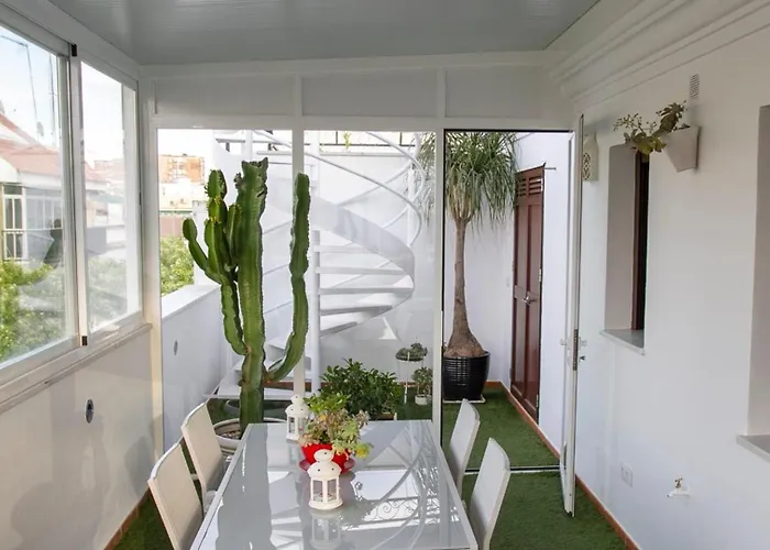 Atico En Triana - 2 Terrazas Privadas Con Parking Apartmán *